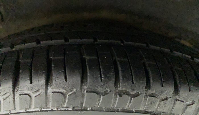2010 Hyundai i10 MAGNA 1.2, Petrol, Manual, 52,099 km, Right Rear Tyre Tread
