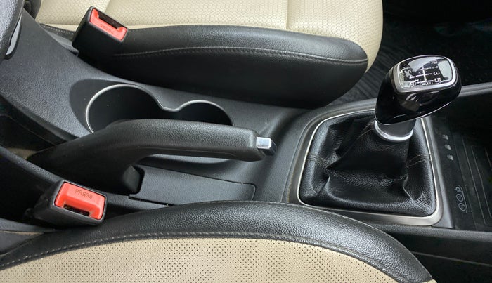 2019 Hyundai Verna 1.6 SX (O) CRDI MT, Diesel, Manual, 87,943 km, Gear Lever