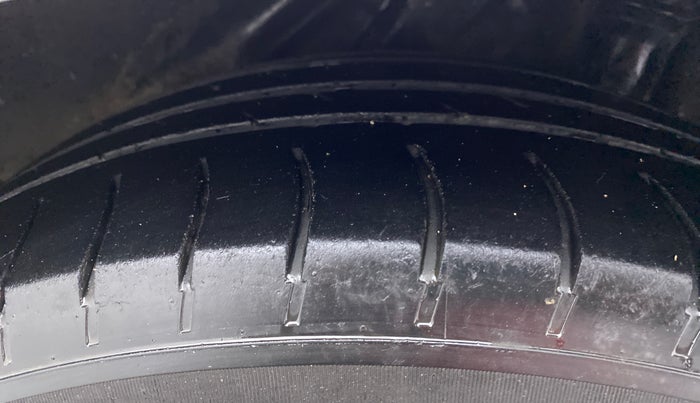 2019 Hyundai Verna 1.6 SX (O) CRDI MT, Diesel, Manual, 87,943 km, Left Rear Tyre Tread