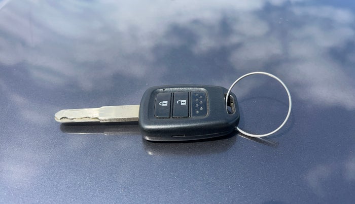 2019 Honda Amaze 1.2L I-VTEC S, Petrol, Manual, 47,492 km, Key Close Up