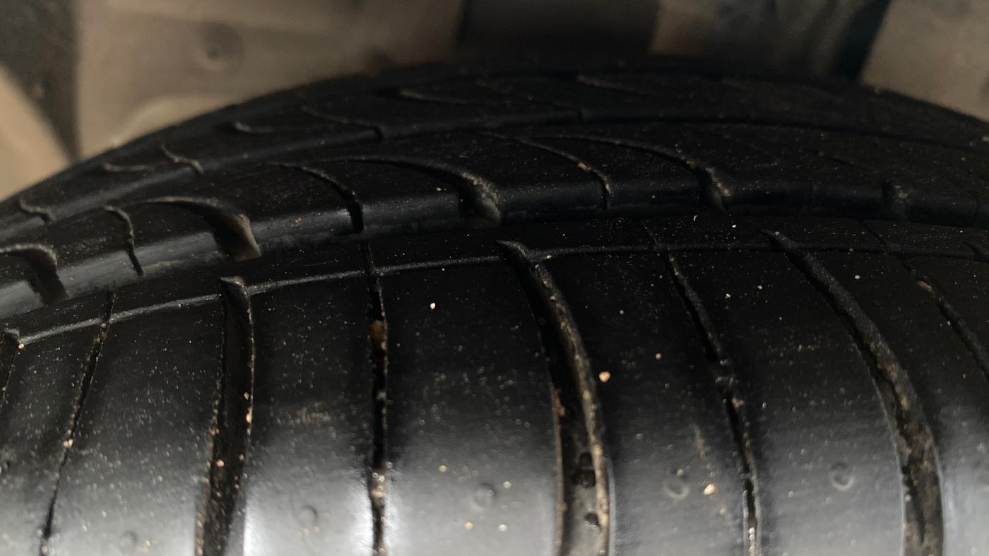 2017 Ford Figo Aspire TITANIUM 1.2 PETROL, Petrol, Manual, 67,333 km, Left Front Tyre Tread