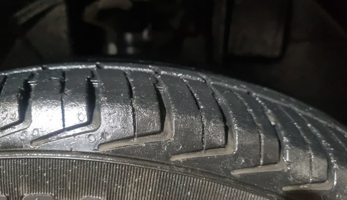 2017 Renault Kwid CLIMBER 1.0 AMT, Petrol, Automatic, 55,438 km, Right Front Tyre Tread