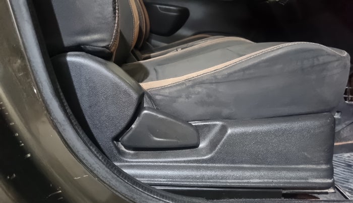 2017 Renault Kwid CLIMBER 1.0 AMT, Petrol, Automatic, 55,438 km, Driver Side Adjustment Panel