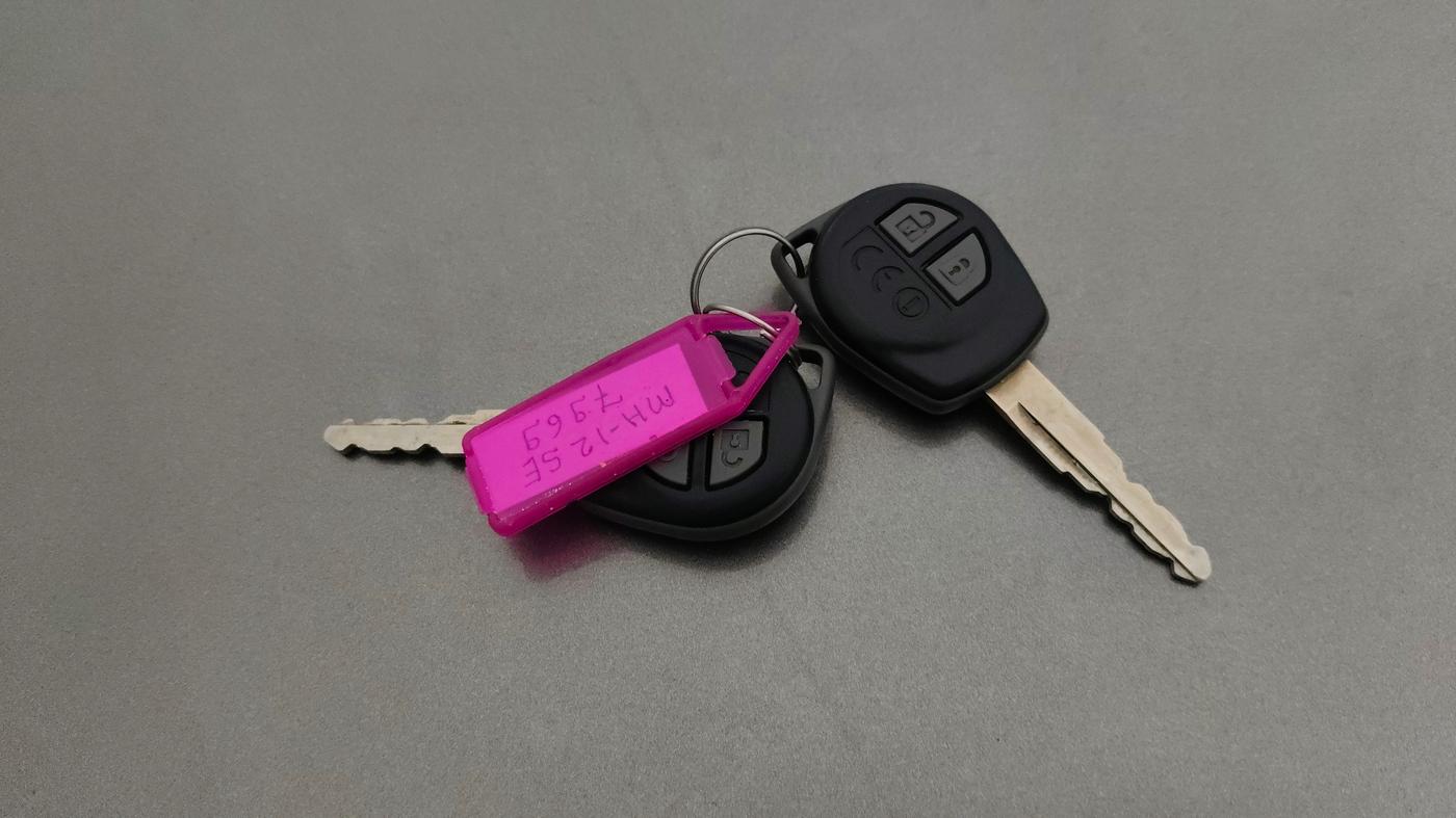 2019 Maruti Dzire VXI AMT, Petrol, Automatic, 77,051 km, Key Close Up