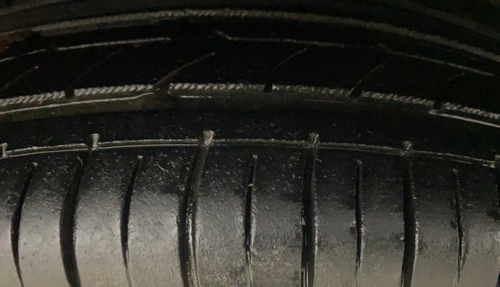 2018 Honda Amaze 1.2L I-VTEC V CVT, Petrol, Automatic, 1,30,378 km, Right Front Tyre Tread