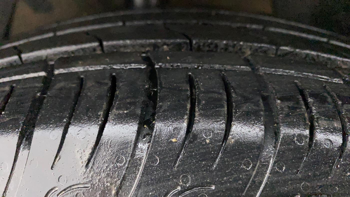 2022 Maruti BREZZA ZXI SMART HYBRID , Petrol, Manual, 9,750 km, Left Front Tyre Tread