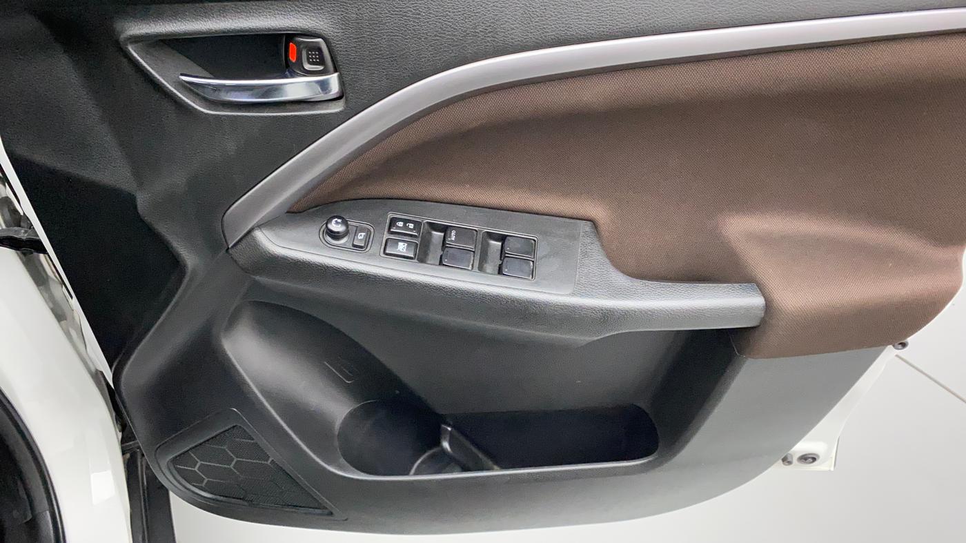 2022 Maruti BREZZA ZXI SMART HYBRID , Petrol, Manual, 9,750 km, Driver Side Door Panels Control