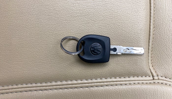 2018 Volkswagen Ameo TRENDLINE 1.0L, Petrol, Manual, 42,277 km, Key Close Up