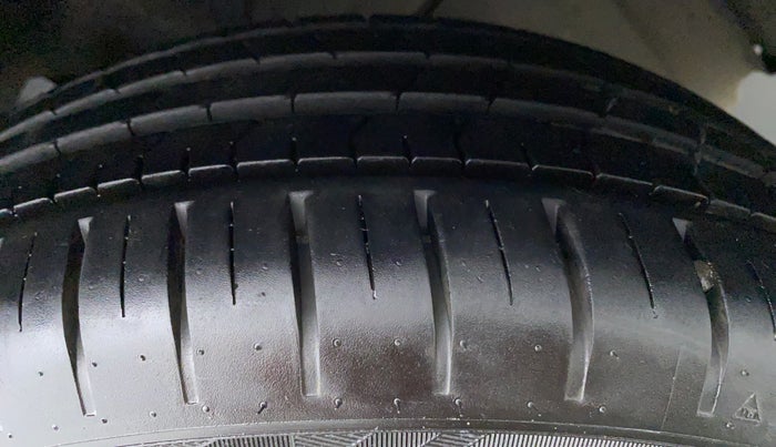 2016 Maruti Baleno ZETA 1.2 K12 CVT, Petrol, Automatic, 6,026 km, Right Rear Tyre Tread