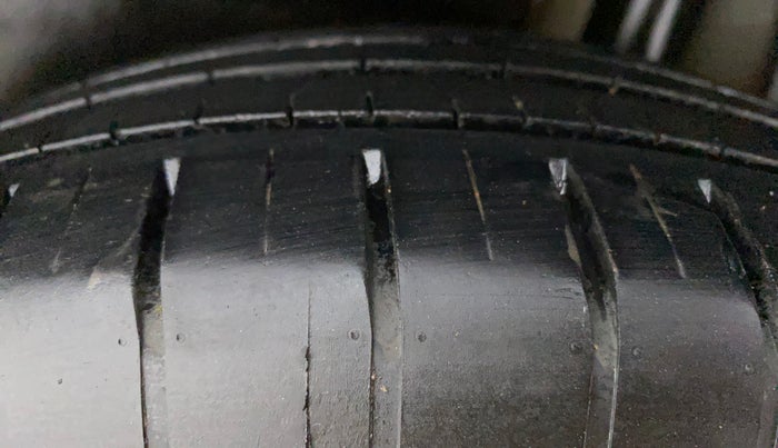 2022 Maruti Dzire ZXI CNG, CNG, Manual, 13,441 km, Left Rear Tyre Tread