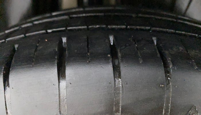 2022 Maruti Dzire ZXI CNG, CNG, Manual, 13,441 km, Right Rear Tyre Tread