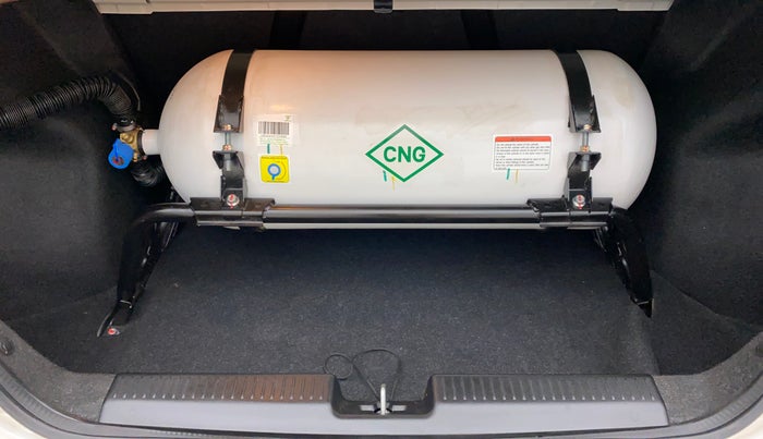 2022 Maruti Dzire ZXI CNG, CNG, Manual, 13,441 km, Boot Inside