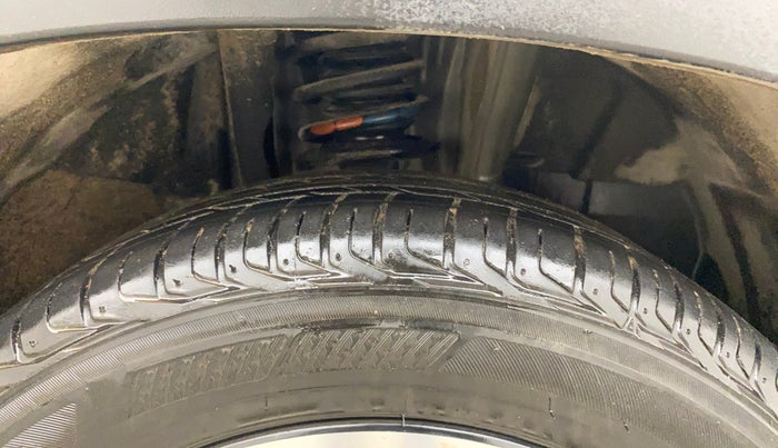 2021 Nissan MAGNITE XV TURBO, Petrol, Manual, 87,969 km, Right Front Tyre Tread