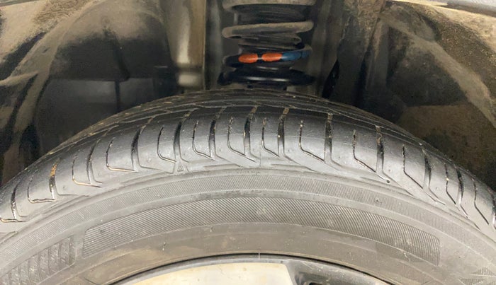 2021 Nissan MAGNITE XV TURBO, Petrol, Manual, 87,969 km, Left Front Tyre Tread