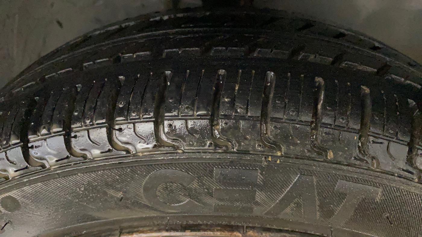 2016 Maruti Alto K10 VXI, Petrol, Manual, 79,284 km, Right Front Tyre Tread