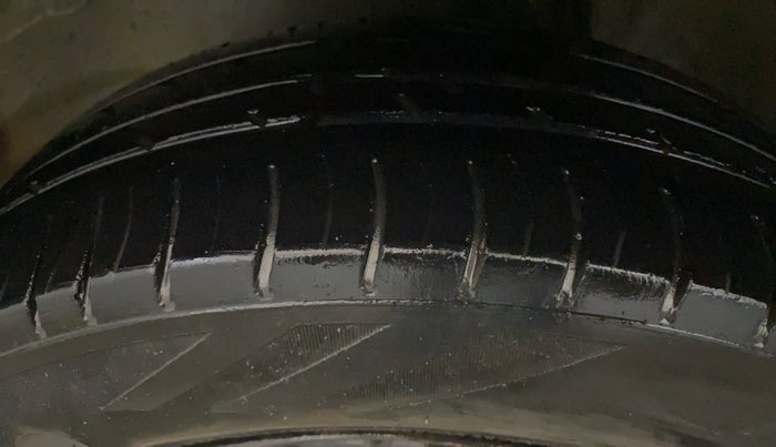 2016 Maruti Alto K10 VXI, Petrol, Manual, 79,244 km, Left Front Tyre Tread
