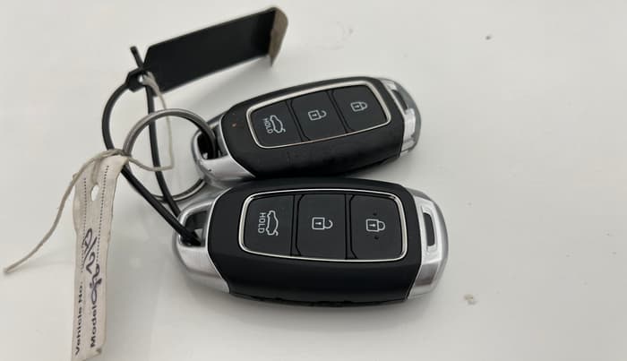 2019 Hyundai Verna 1.6 VTVT SX, Petrol, Manual, 34,369 km, Key Close Up
