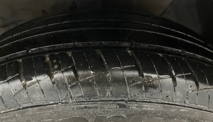 2019 Hyundai Verna 1.6 VTVT SX, Petrol, Manual, 34,369 km, Right Front Tyre Tread