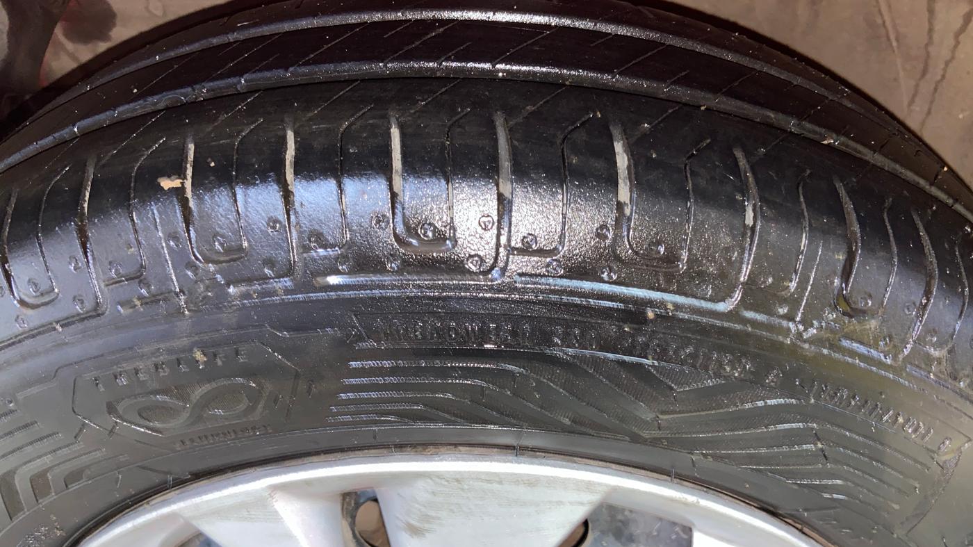 2019 Maruti Swift VXI, Petrol, Manual, 65,760 km, Left Front Tyre Tread