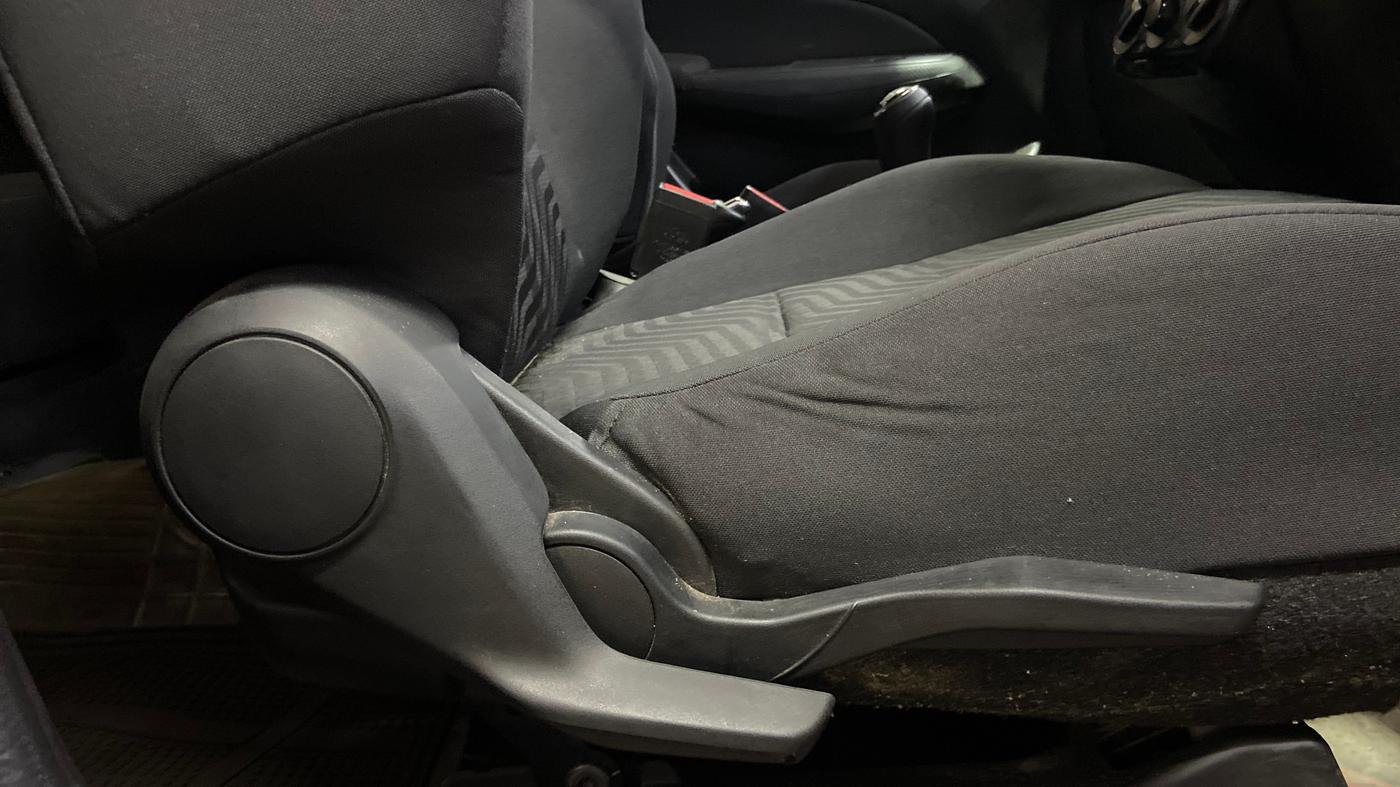2019 Maruti Swift VXI, Petrol, Manual, 65,760 km, Driver Side Adjustment Panel