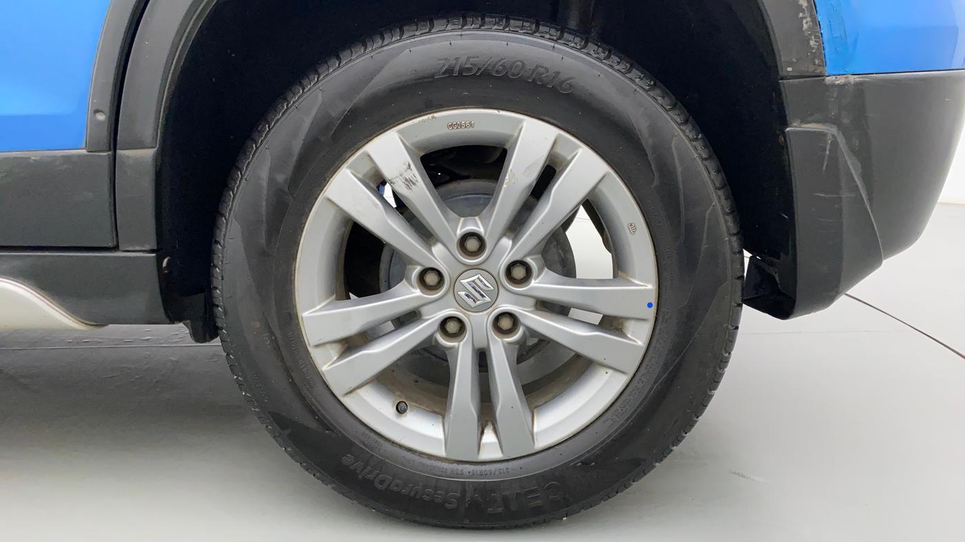 2016 Maruti Vitara Brezza ZDI PLUS DUAL TONE, Diesel, Manual, 57,838 km, Left Rear Wheel