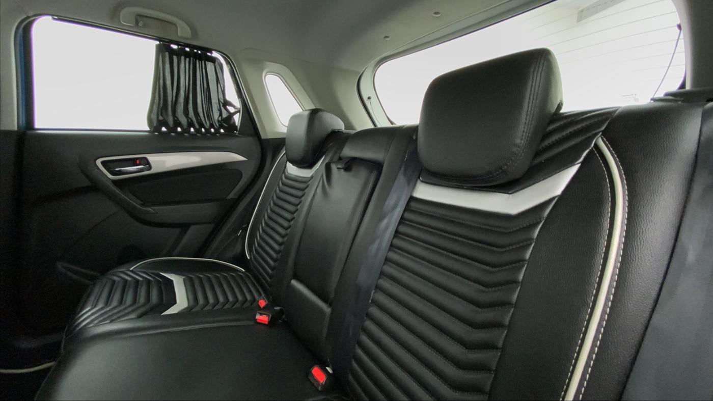 2016 Maruti Vitara Brezza ZDI PLUS DUAL TONE, Diesel, Manual, 57,838 km, Right Side Rear Door Cabin