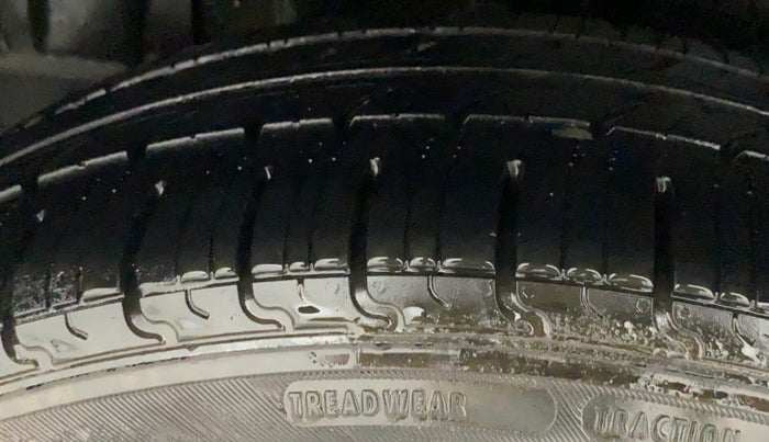 2020 Maruti XL6 ALPHA MT, Petrol, Manual, 81,315 km, Right Rear Tyre Tread