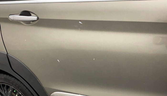 2020 Maruti XL6 ALPHA MT, Petrol, Manual, 81,315 km, Right rear door - Minor scratches
