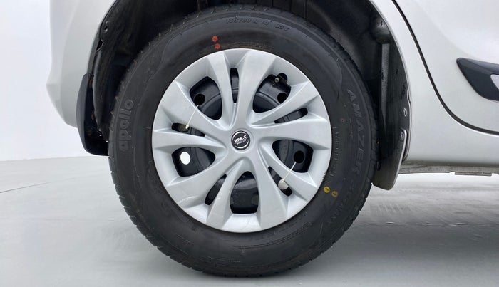 2018 Maruti Swift VXI D, Petrol, Manual, 44,843 km, Right Rear Wheel