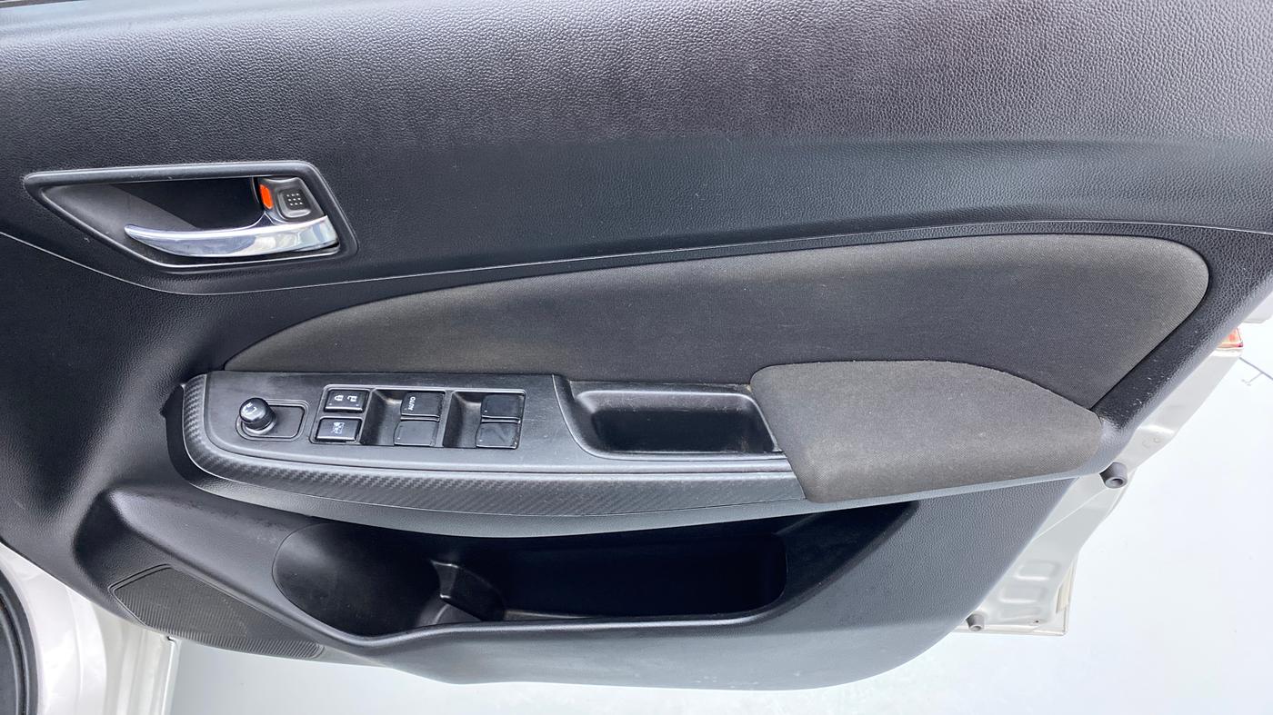 2018 Maruti Swift VXI D, Petrol, Manual, 44,843 km, Driver Side Door Panels Control