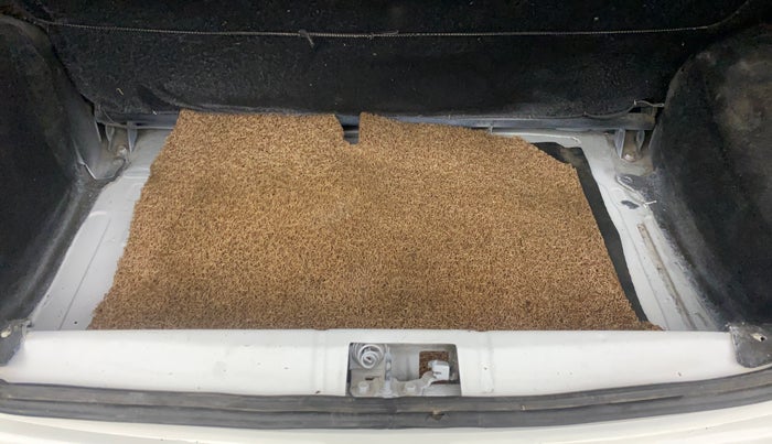 2013 Toyota Etios Liva GD, Diesel, Manual, 1,27,795 km, Boot Inside