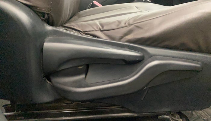 2013 Toyota Etios Liva GD, Diesel, Manual, 1,27,795 km, Driver Side Adjustment Panel