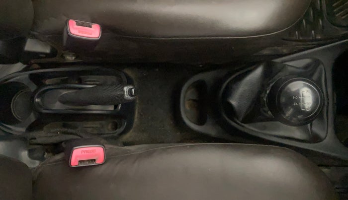 2013 Toyota Etios Liva GD, Diesel, Manual, 1,27,795 km, Gear Lever