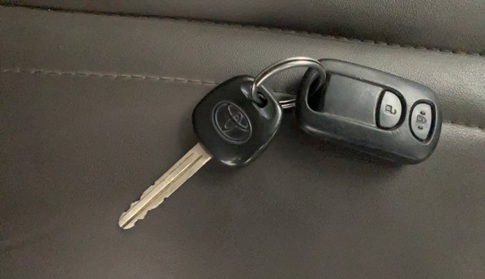 2013 Toyota Etios Liva GD, Diesel, Manual, 1,27,795 km, Key Close Up