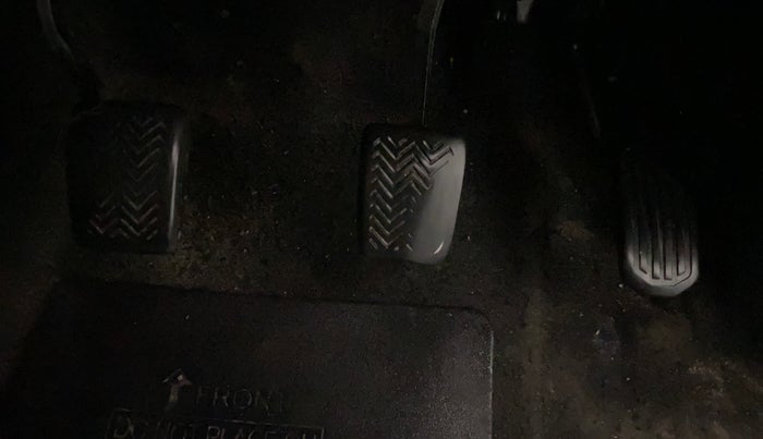 2013 Toyota Etios Liva GD, Diesel, Manual, 1,27,795 km, Pedals