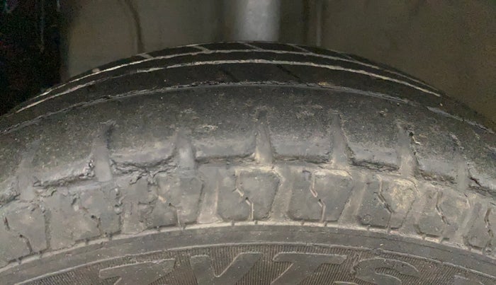 2013 Toyota Etios Liva GD, Diesel, Manual, 1,27,795 km, Left Front Tyre Tread