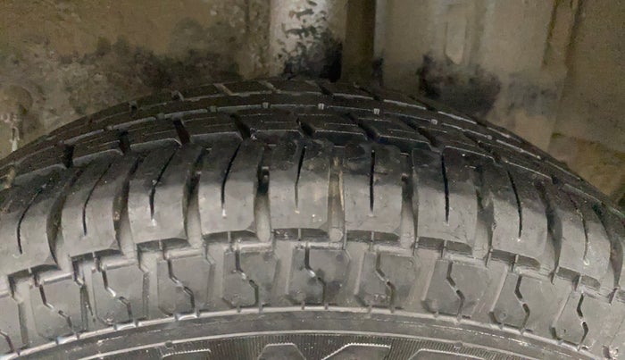 2013 Toyota Etios Liva GD, Diesel, Manual, 1,27,795 km, Left Rear Tyre Tread