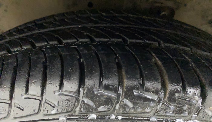 2016 Maruti Celerio ZXI AMT, Petrol, Automatic, 64,747 km, Left Front Tyre Tread
