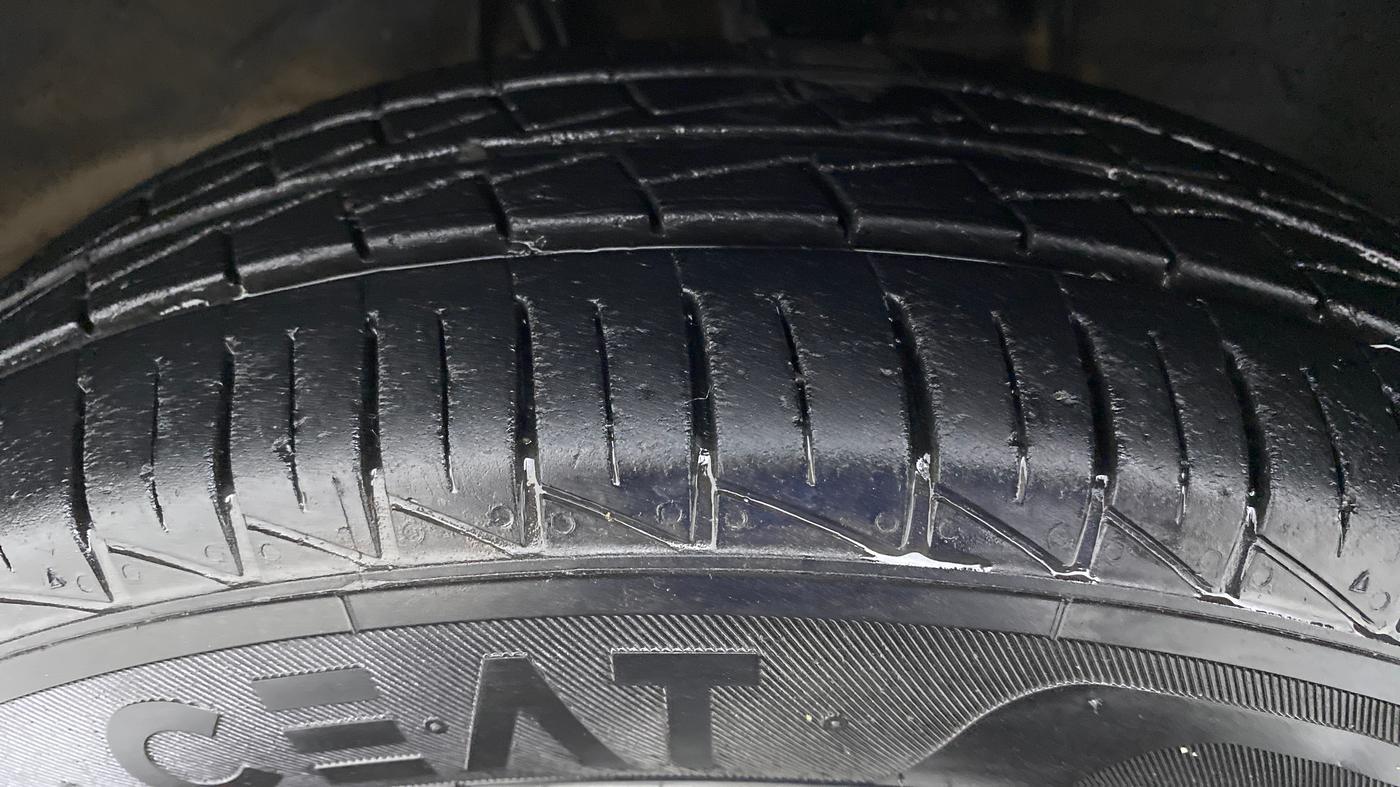 2020 Maruti Alto LXI, Petrol, Manual, 11,663 km, Left Front Tyre Tread