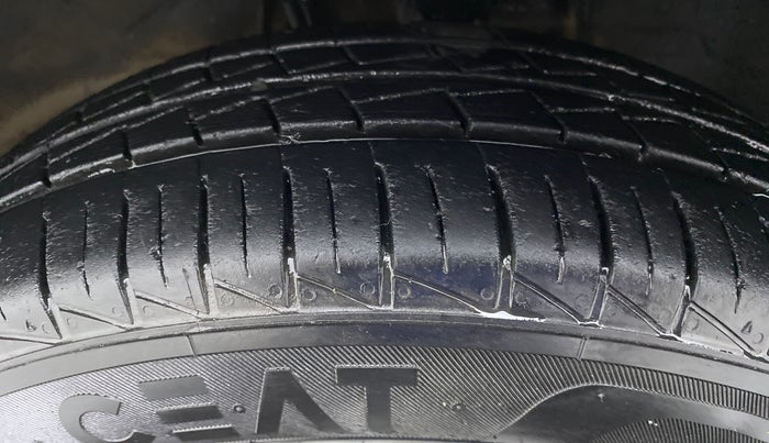 2020 Maruti Alto LXI, Petrol, Manual, 11,663 km, Left Front Tyre Tread