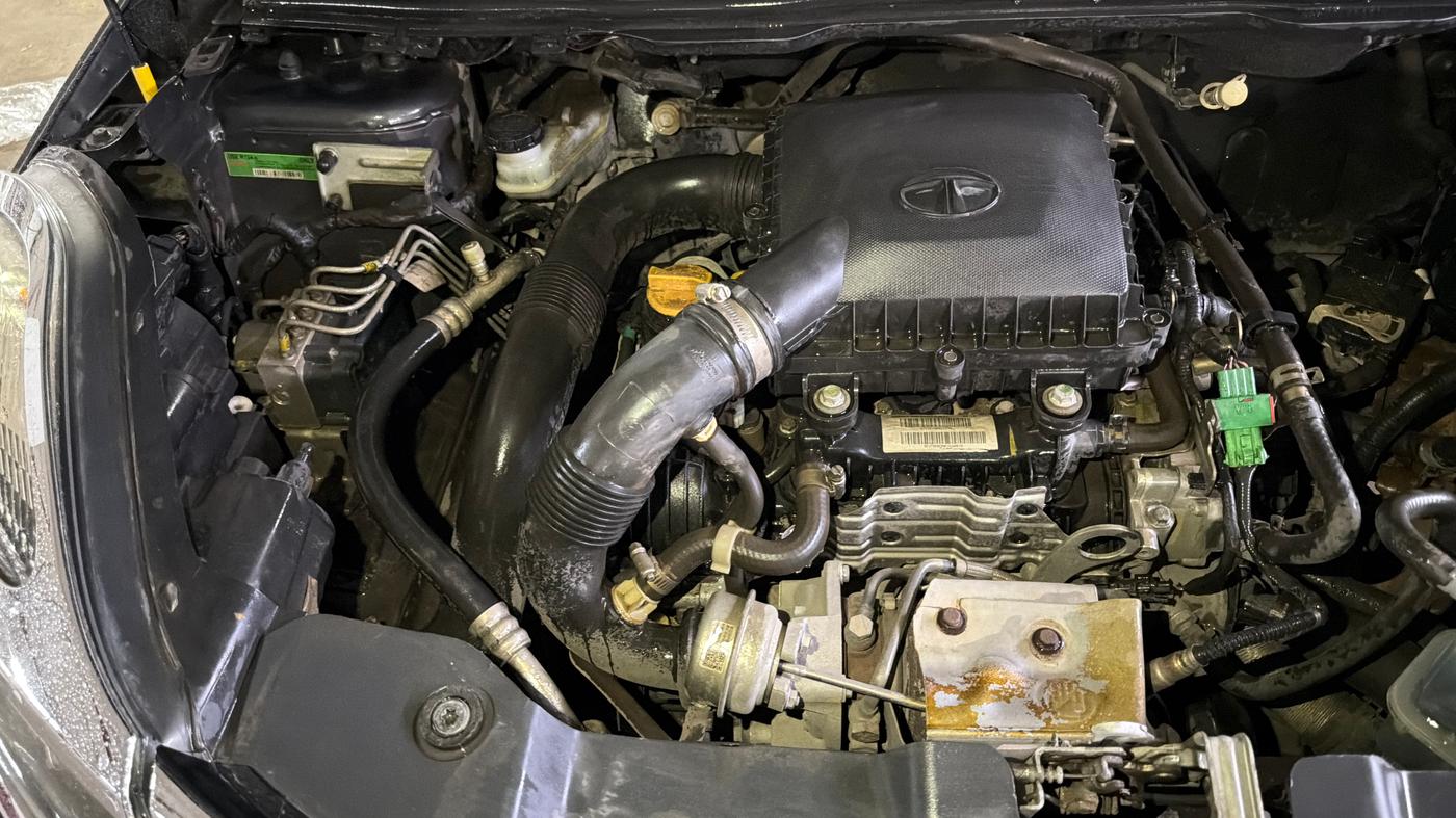 2018 Tata NEXON XMA PETROL, Petrol, Automatic, 84,796 km, Engine View - Right