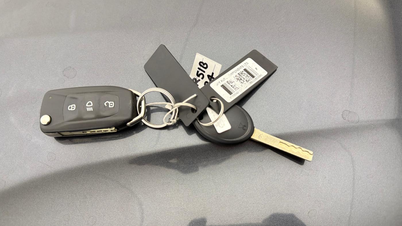 2018 Tata NEXON XMA PETROL, Petrol, Automatic, 84,796 km, Key Close Up