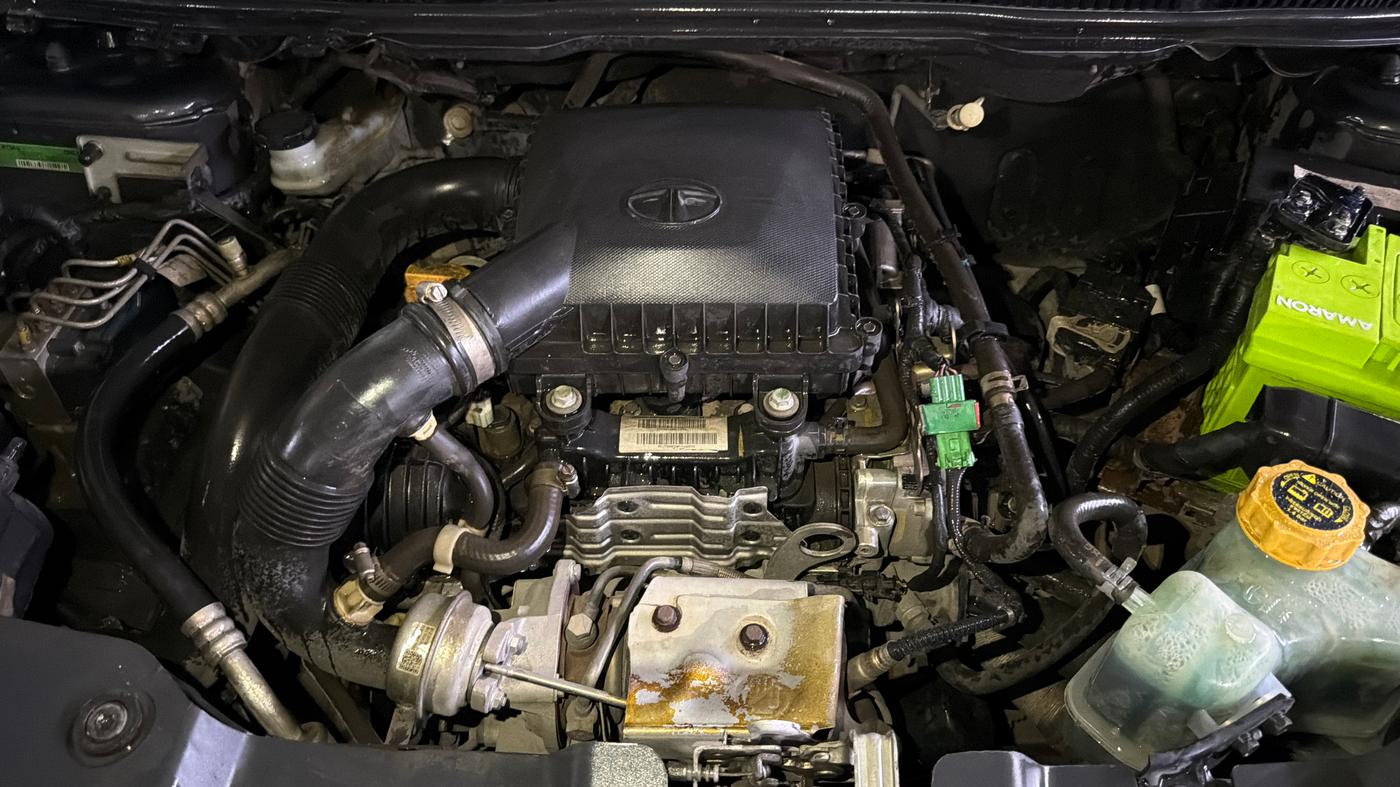 2018 Tata NEXON XMA PETROL, Petrol, Automatic, 84,796 km, Engine View