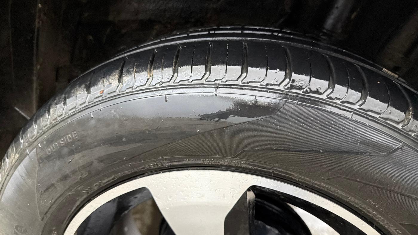 2018 Tata NEXON XMA PETROL, Petrol, Automatic, 84,796 km, Left Rear Tyre Tread