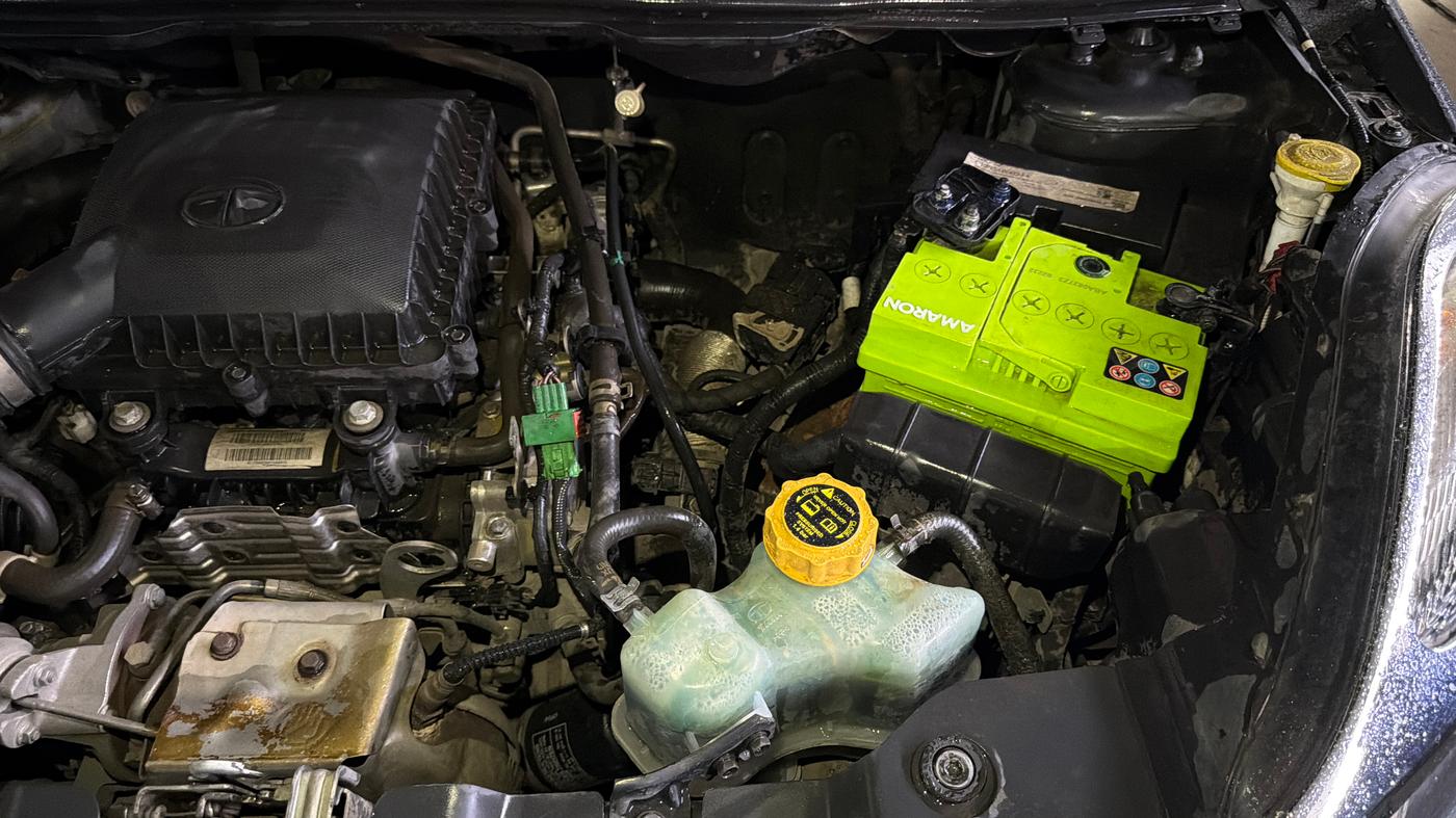 2018 Tata NEXON XMA PETROL, Petrol, Automatic, 84,796 km, Engine View - Left