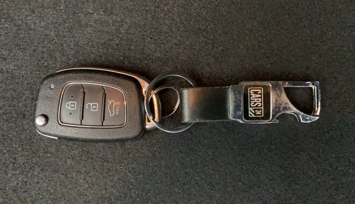 2019 Hyundai Xcent SX 1.2, Petrol, Manual, 18,590 km, Key Close Up