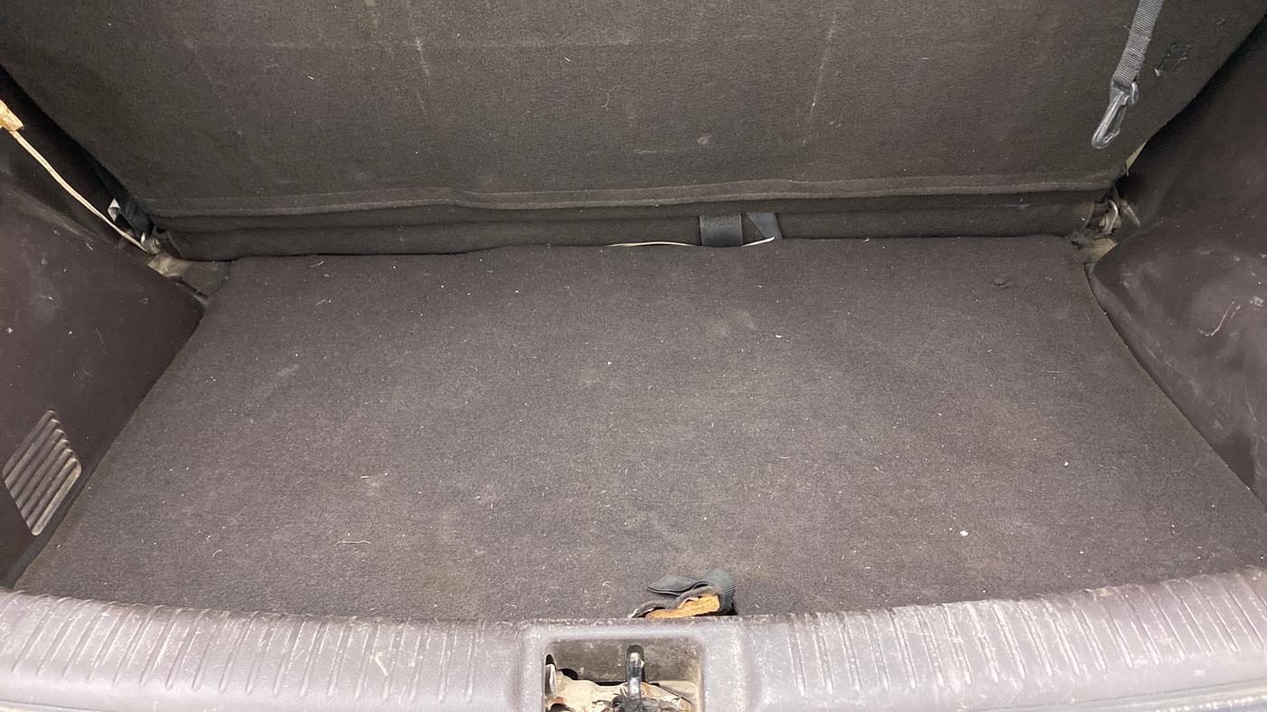 2010 Hyundai Santro Xing GLS, Petrol, Manual, 90,566 km, Boot Inside