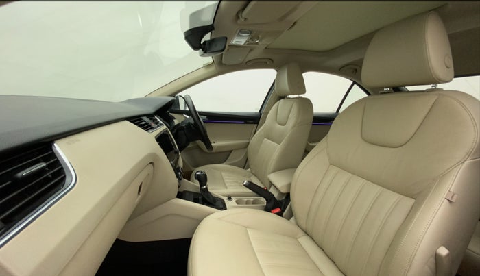 2018 Skoda Octavia L&K 1.8 TSI AT, Petrol, Automatic, 24,935 km, Right Side Front Door Cabin
