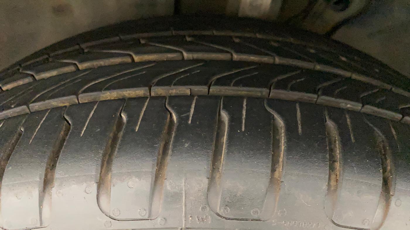 2018 Skoda Octavia L&K 1.8 TSI AT, Petrol, Automatic, 24,935 km, Left Front Tyre Tread