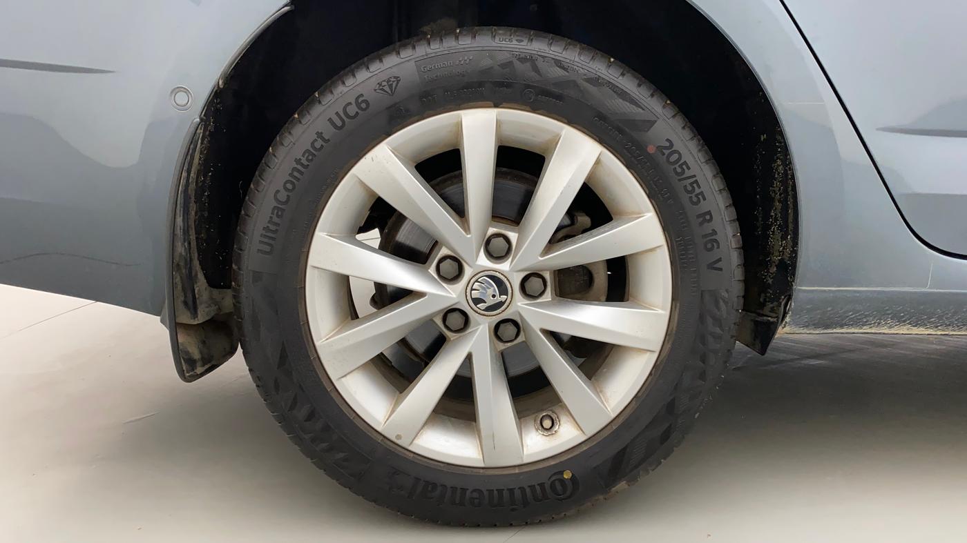 2018 Skoda Octavia L&K 1.8 TSI AT, Petrol, Automatic, 24,935 km, Right Rear Wheel